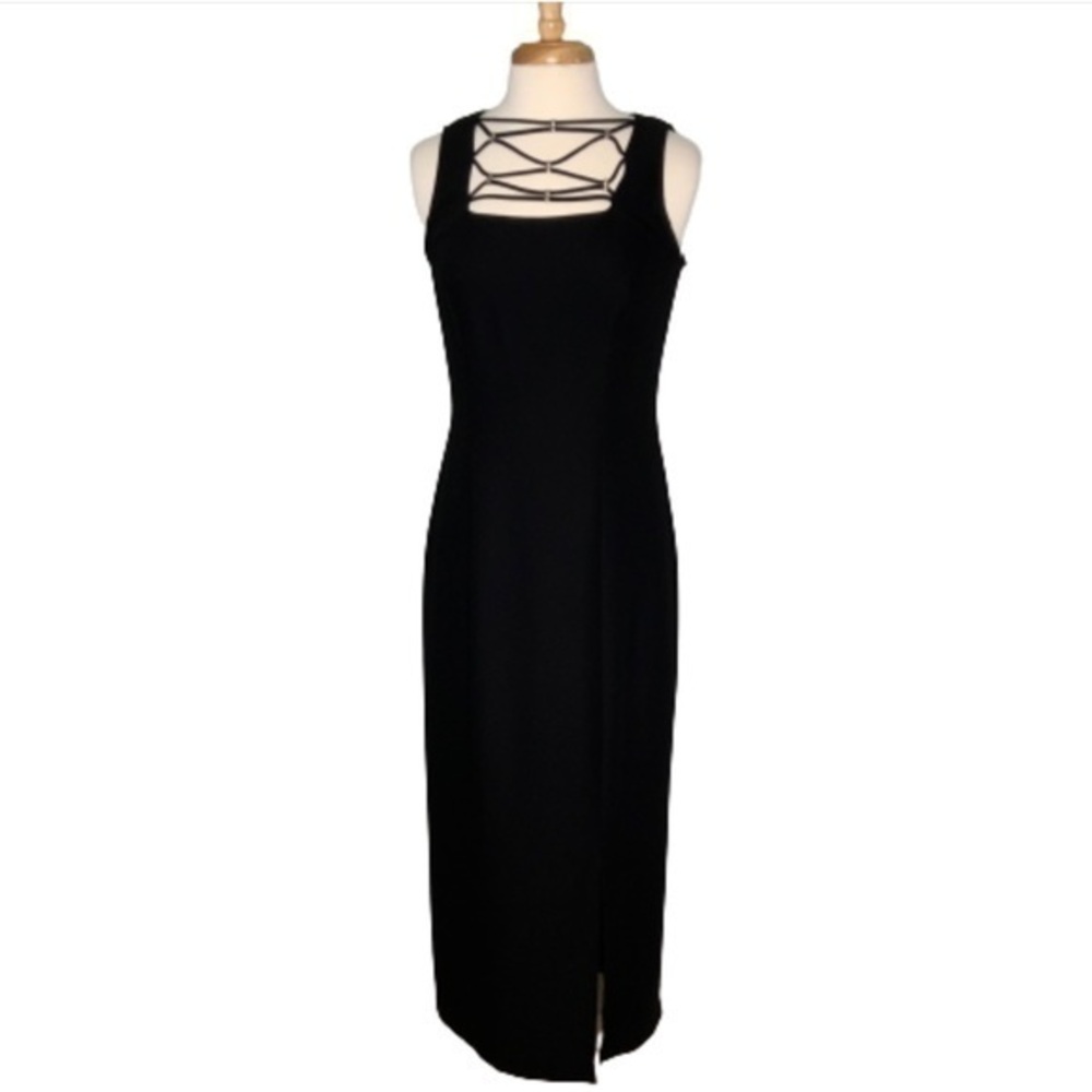 Betsy’s Things Black Sleeveless Maxi Slim Fut Strappy Chest Dress M